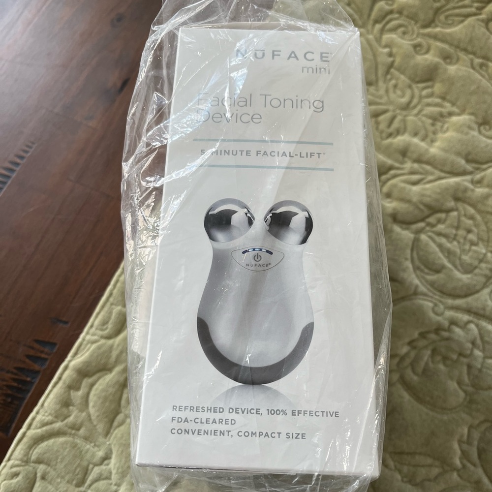 BRAND NEW IN BOX Nuface Mini